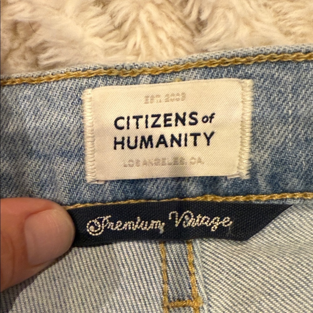 Citizens of Humanity Daphne Crop size 33 Light Blue Distressed Jeans - Picture 2 of 6